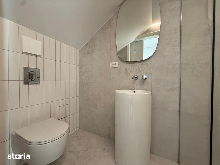 Casă cu 6 camere cu Teren 424 Mp în Central