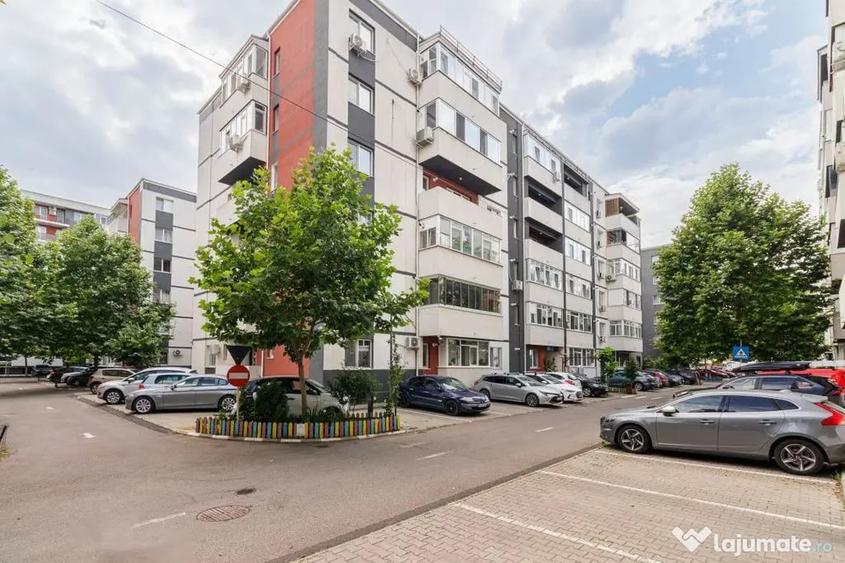 Apartament cu 2 camere decomandat în Apărătorii Patriei