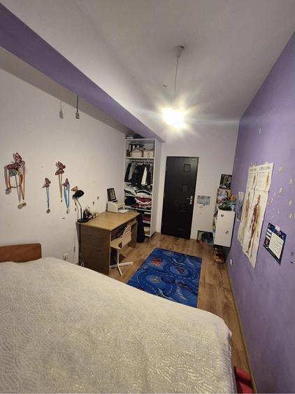 Apartament cu 3 camere decomandat în Florești
