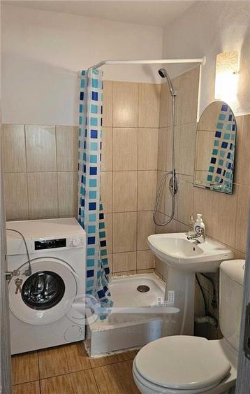 Apartament cu 2 camere decomandat în Podu Roș