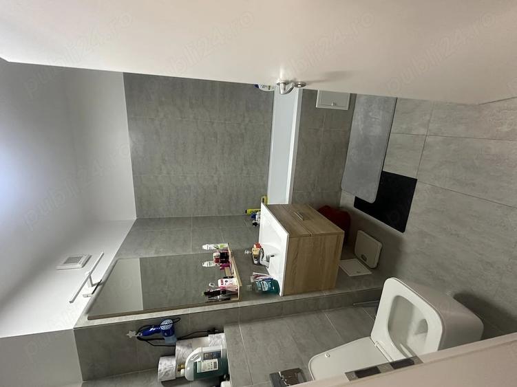 Apartament cu 3 camere decomandat, mobilat în Central