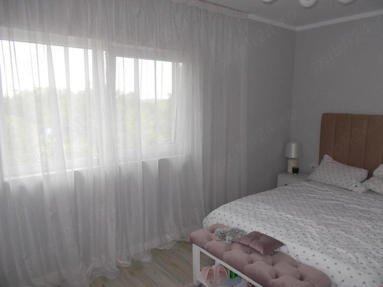 Casă cu 4 camere cu Teren 1190 Mp în Parța