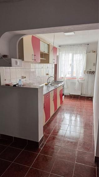 Apartament cu 2 camere decomandat în Ostroveni