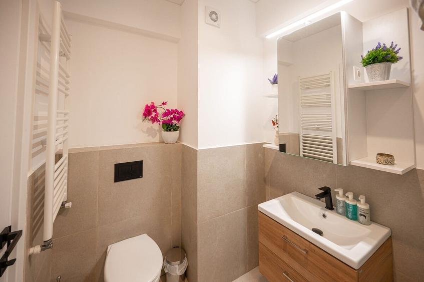 Apartament cu 2 camere decomandat în Mamaia-Sat