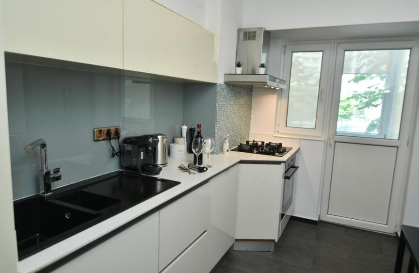 Apartament cu 3 camere decomandat în 13 Septembrie