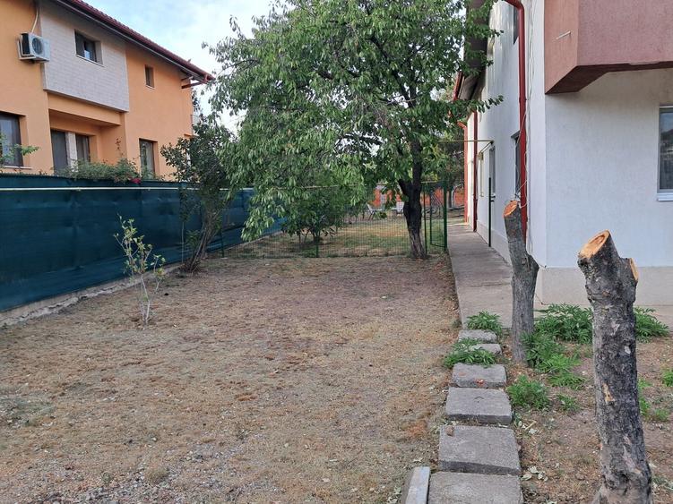 Casă individuală cu 6 camere cu Canalizare în Central