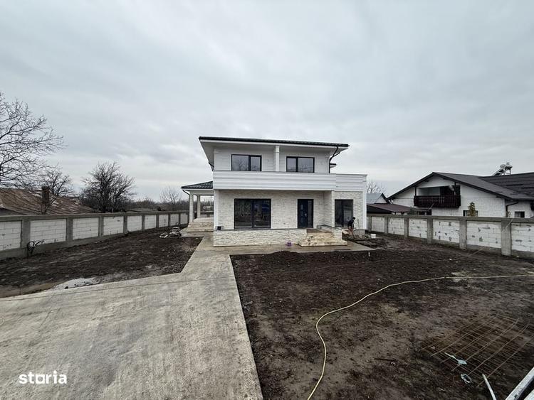 Casă cu 4 camere cu Teren 750 Mp în Aroneanu