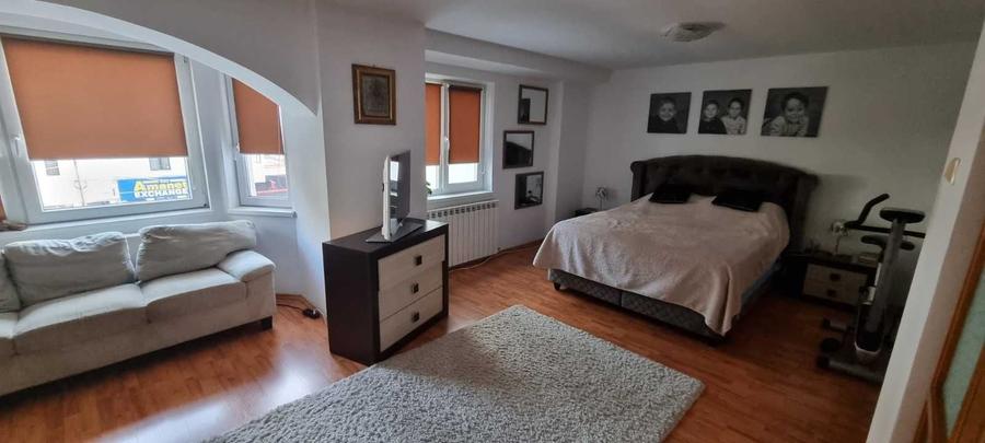 Apartament cu 4 camere decomandat în Ultracentral