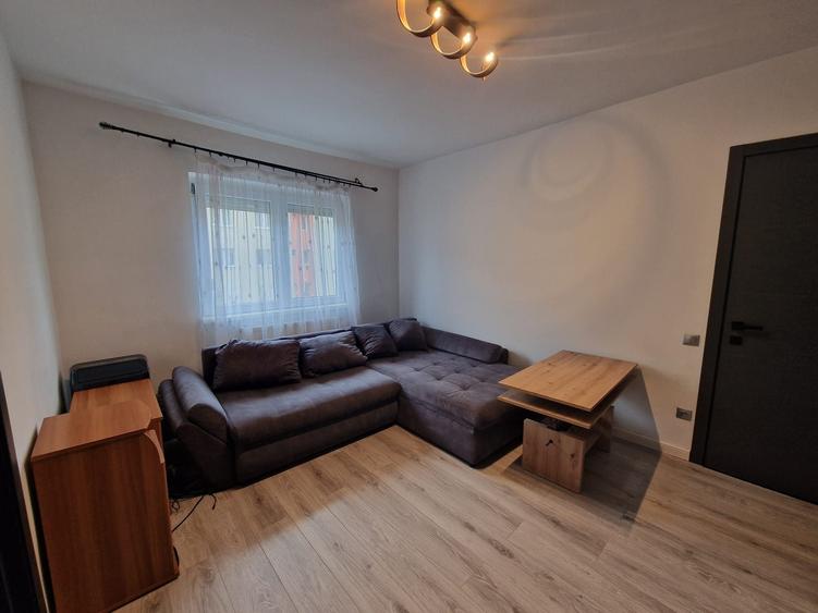 Apartament cu 2 camere decomandat în Exterior Vest