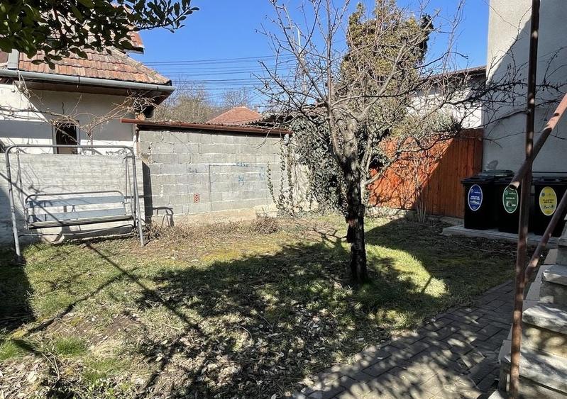 Casă individuală cu 6 camere cu Canalizare în Iris