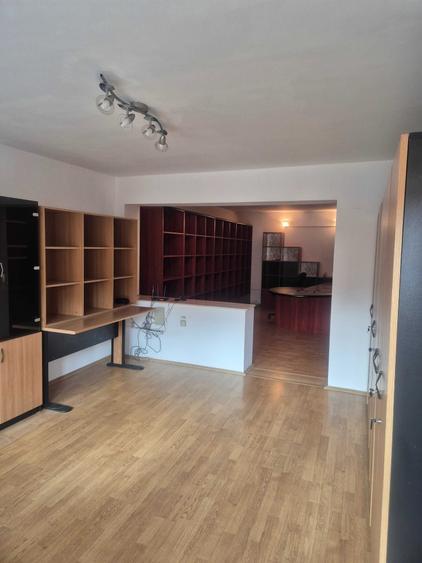 Casă cu 4 camere în Ultracentral