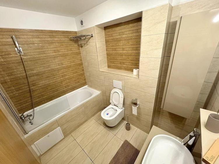 Apartament cu 2 camere decomandat în Banu Manta