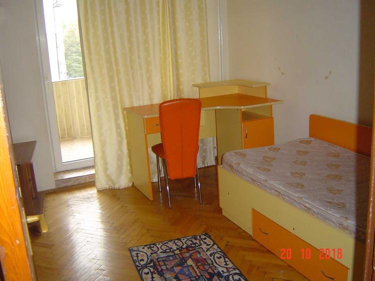Apartament cu 3 camere decomandat în Babadag