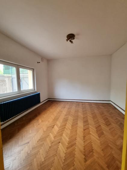 Casă individuală cu 6 camere cu Canalizare în Iancului