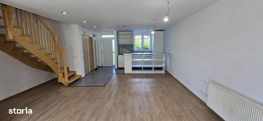 Casă cu 4 camere în Calea București