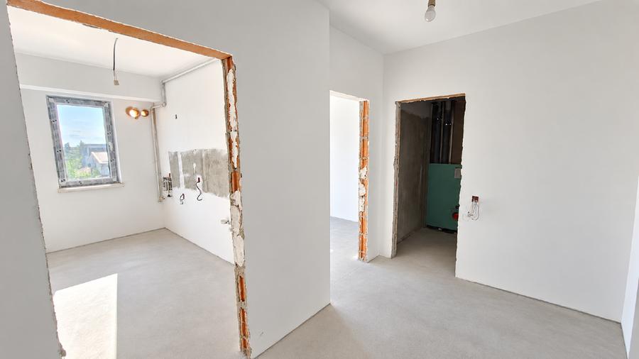 Apartament cu 2 camere decomandat în 1 Mai