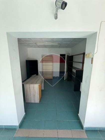 Birou, de 45 mp, în Traian
