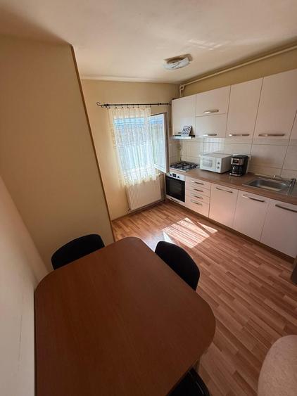 Apartament cu 4 camere decomandat în Gării
