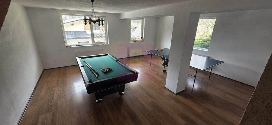Casă cu 8 camere cu Teren 400 Mp în Zamora