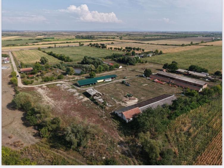Spațiu industrial, de 1,000 mp, în Periferie