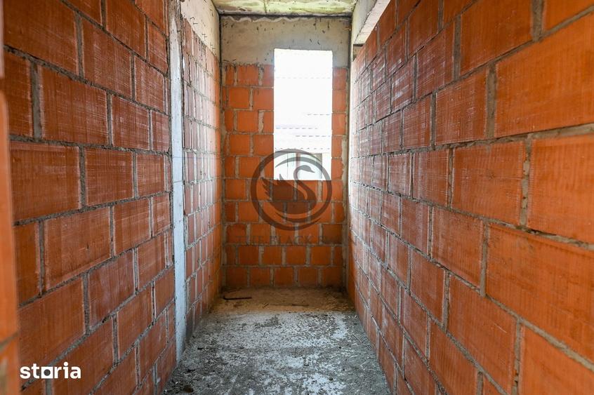 Casă cu 5 camere cu Teren 384 Mp în Central
