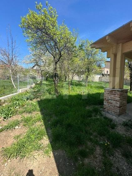Casă individuală cu 4 camere cu Canalizare în Dâmbul Rotund