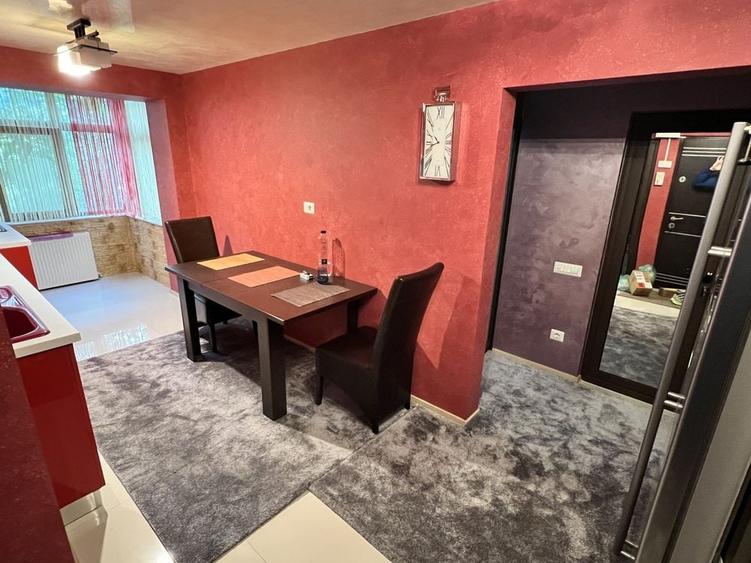 Apartament cu 2 camere decomandat în Micro 17