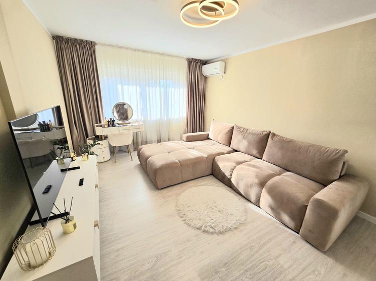 Apartament cu 2 camere decomandat în Rovine
