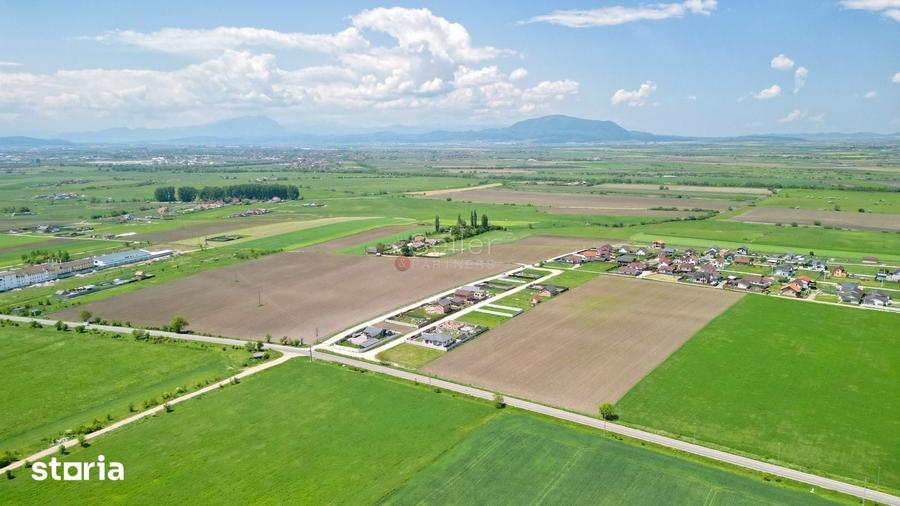 Teren de 31800 mp, în Sânpetru