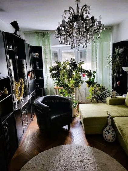 Apartament cu 4 camere decomandat în Simion Bărnuțiu