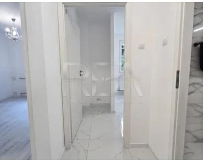 Apartament cu 2 camere decomandat în Berceni