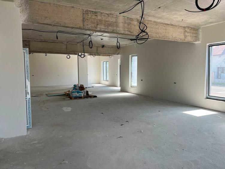 Spațiu comercial, de 178 mp, în Central