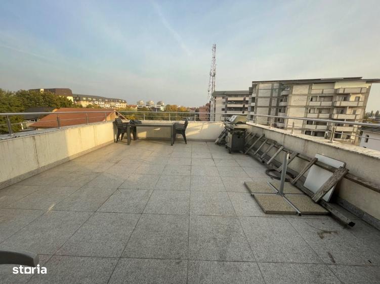 Apartament cu 4 camere în Craiovița Nouă