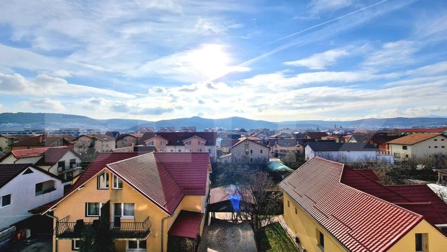 Apartament cu 2 camere semidecomandat, mobilat în Florești