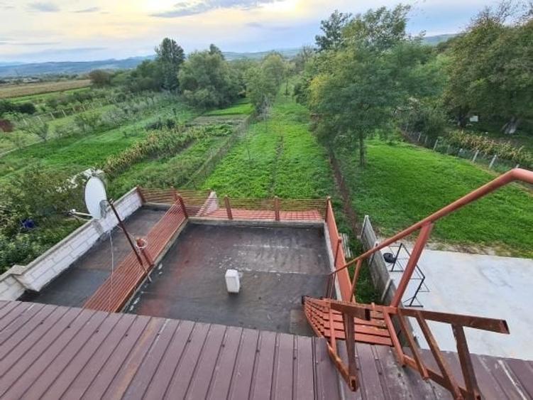 Casă individuală cu 4 camere cu Garaj în Călan