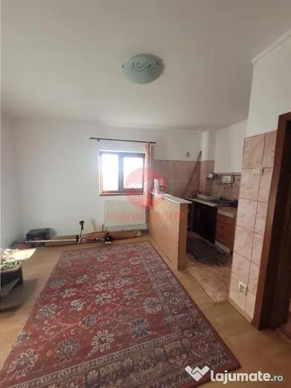 Casă cu 4 camere cu Teren 2500 Mp în Lazu