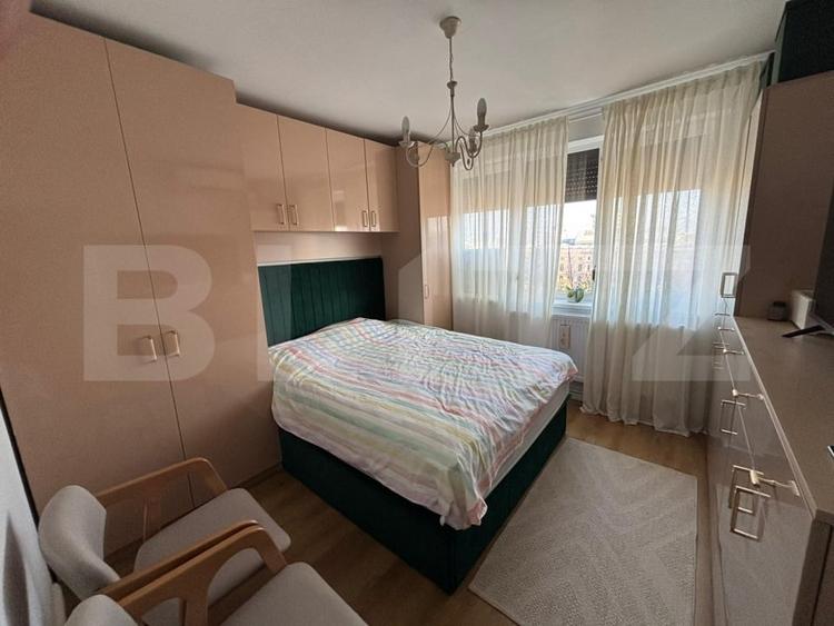 Apartament cu 3 camere decomandat, mobilat în Central
