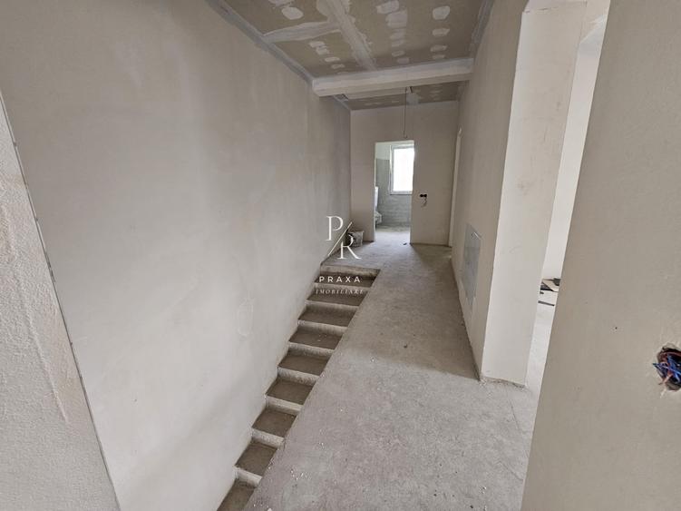 Duplex cu 4 camere cu Canalizare în Florești