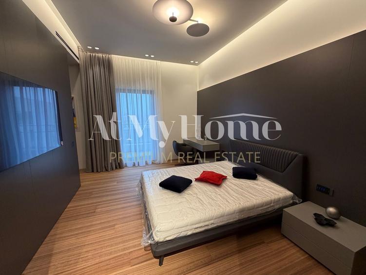 Penthouse cu 5 camere decomandat, mobilat în Băneasa