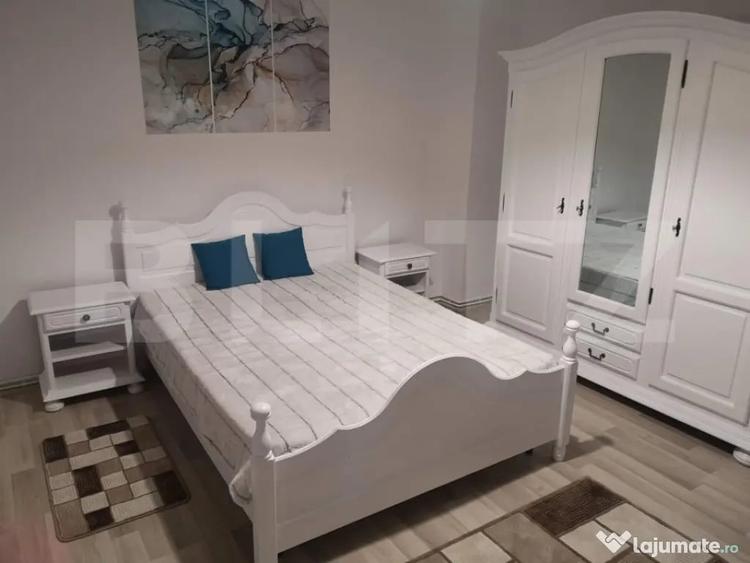 Apartament cu 3 camere decomandat, mobilat în Central