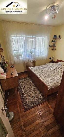 Apartament cu 3 camere decomandat în Micro IV