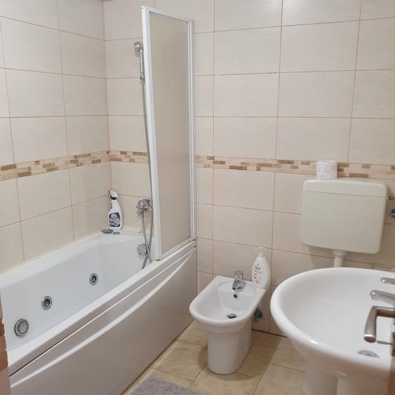 Apartament cu 2 camere decomandat în Ciritei