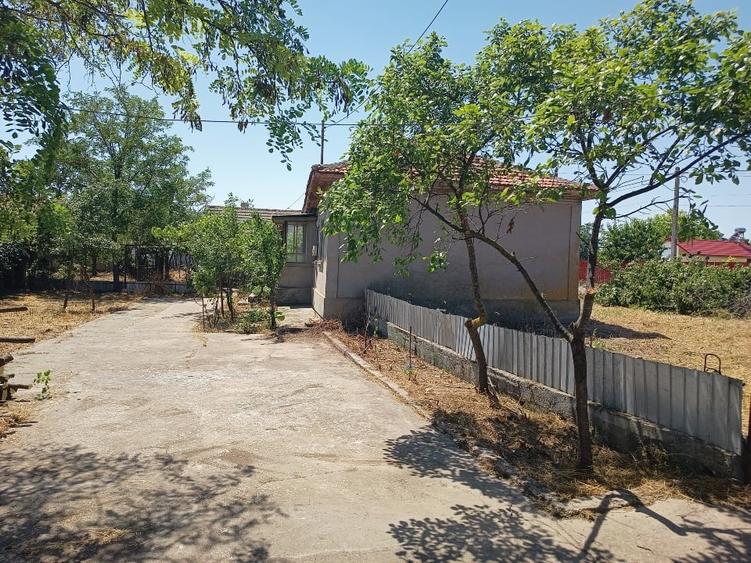 Casă individuală cu 3 camere cu Teren 3500 Mp în Baia