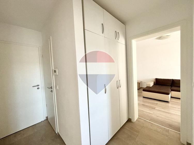 Apartament cu 2 camere decomandat în Tractorul