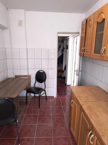 Apartament cu 3 camere decomandat în Păcurari