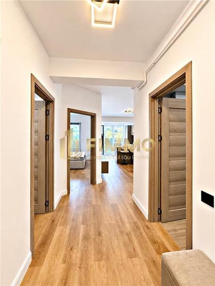 Apartament cu 2 camere semidecomandat, mobilat în Est
