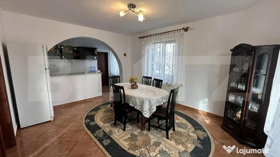 Casă cu 7 camere cu Teren 1100 Mp în Voiniceni