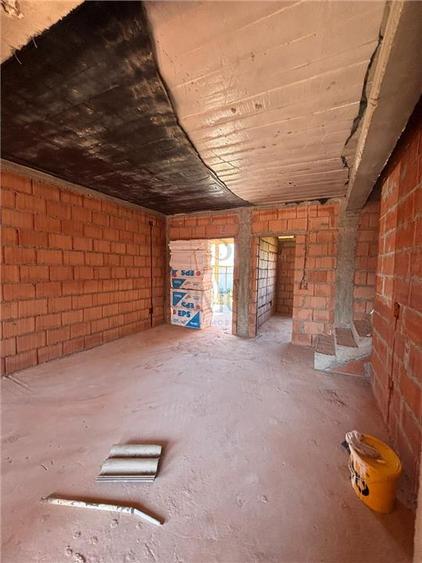 Duplex cu 4 camere cu Canalizare în Moșnița Nouă