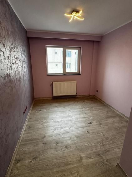 Apartament cu 4 camere decomandat în Nord
