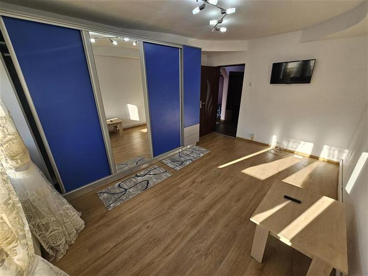 Apartament cu 2 camere decomandat în Micro I